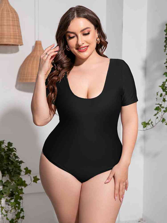 Plus Size Scoop Neck Short Sleeve Bodysuit